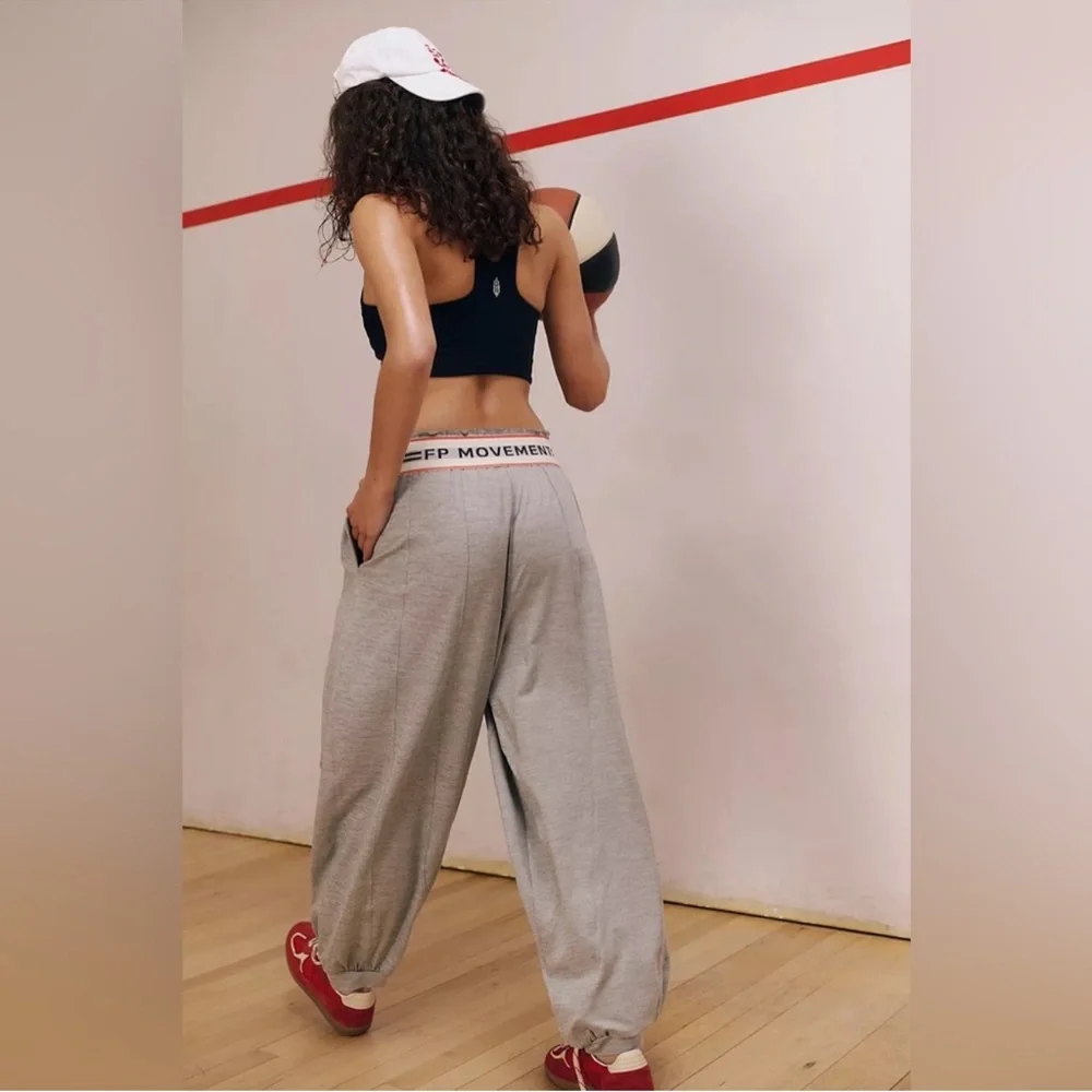 NWT Free People Movement Jumpstart Joggers in Heather grey - Picture 2 of 14